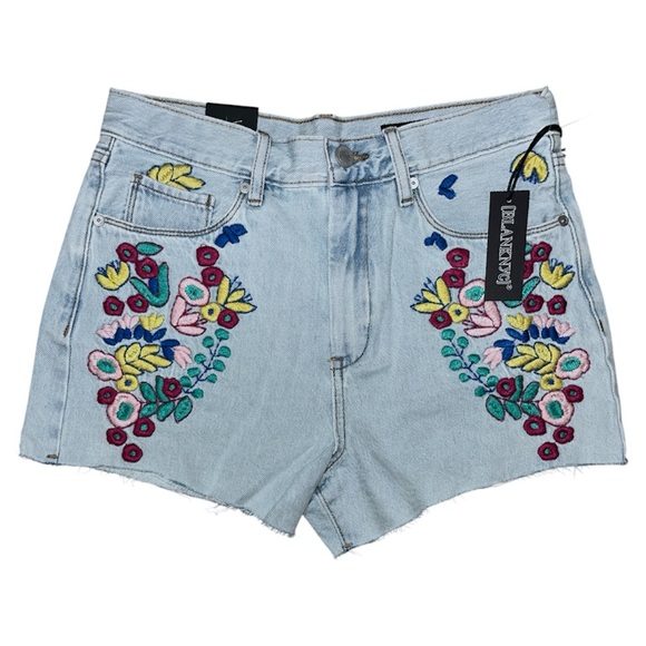 469.BLANK NYC LightWash High Rise Floral Embroidered Denim Shorts Sz 27 NWT $108 - Picture 2 of 6